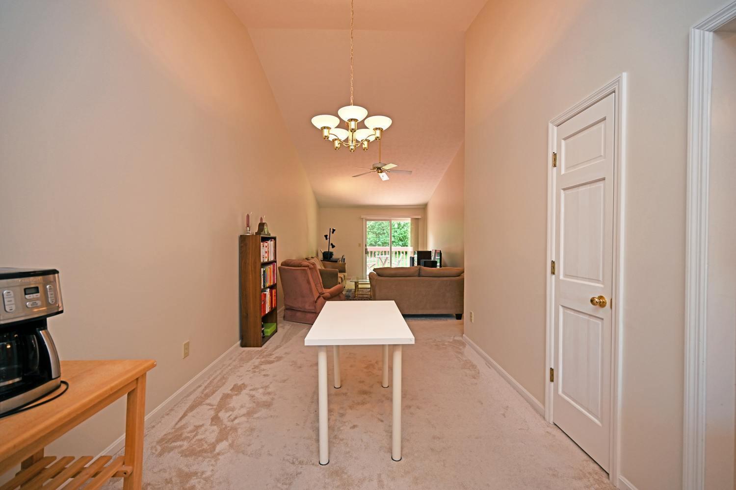 9033 Winton Road Cincinnati, OH 45231 - Photo 8 of 28