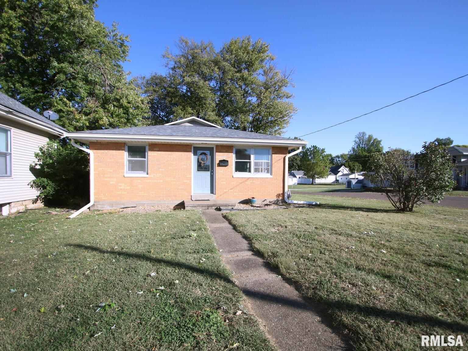 1229 Spruce Street Quincy, IL 62301 - Photo 2 of 27