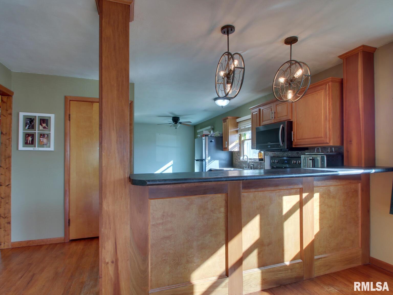 1229 Spruce Street Quincy, IL 62301 - Photo 7 of 27