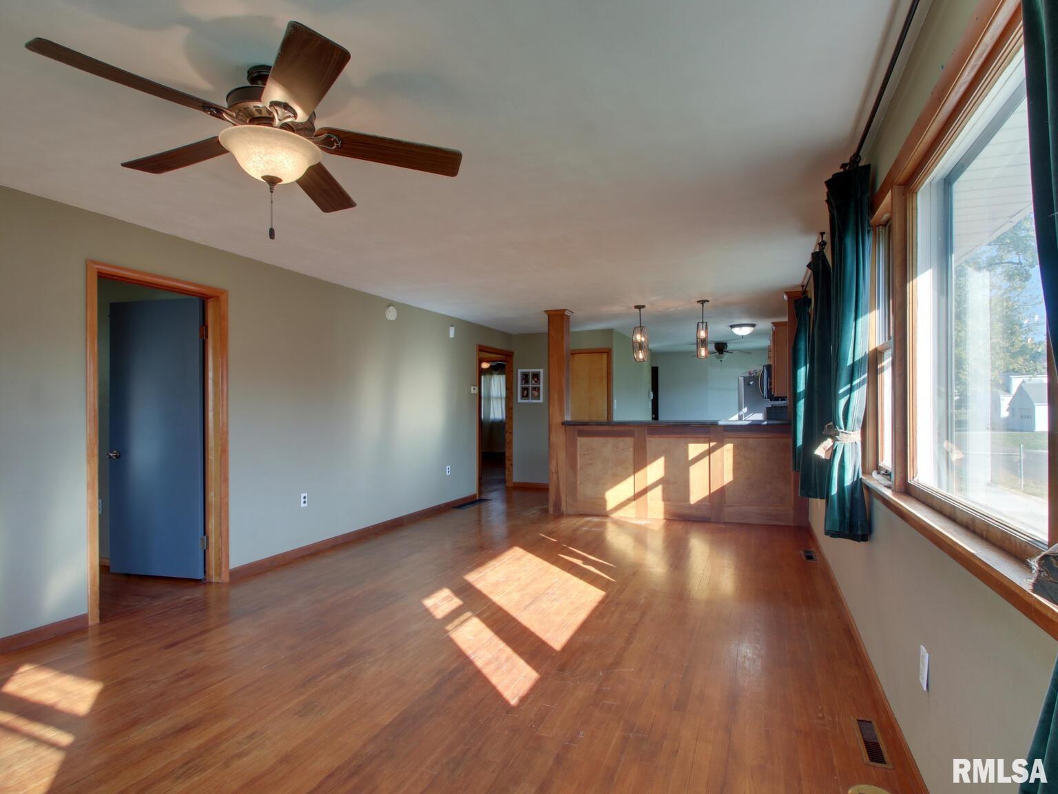 1229 Spruce Street Quincy, IL 62301 - Photo 9 of 27