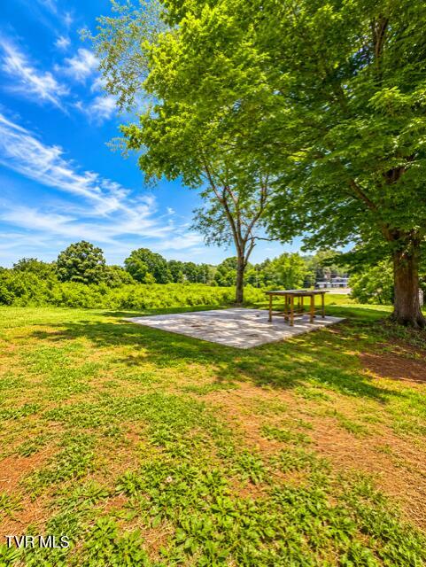 2138 5th Street Bristol, TN 37620 - Photo 2 of 27 2138-24