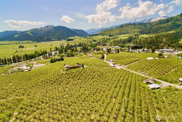 a view of an swimming pool and an outdoor space
