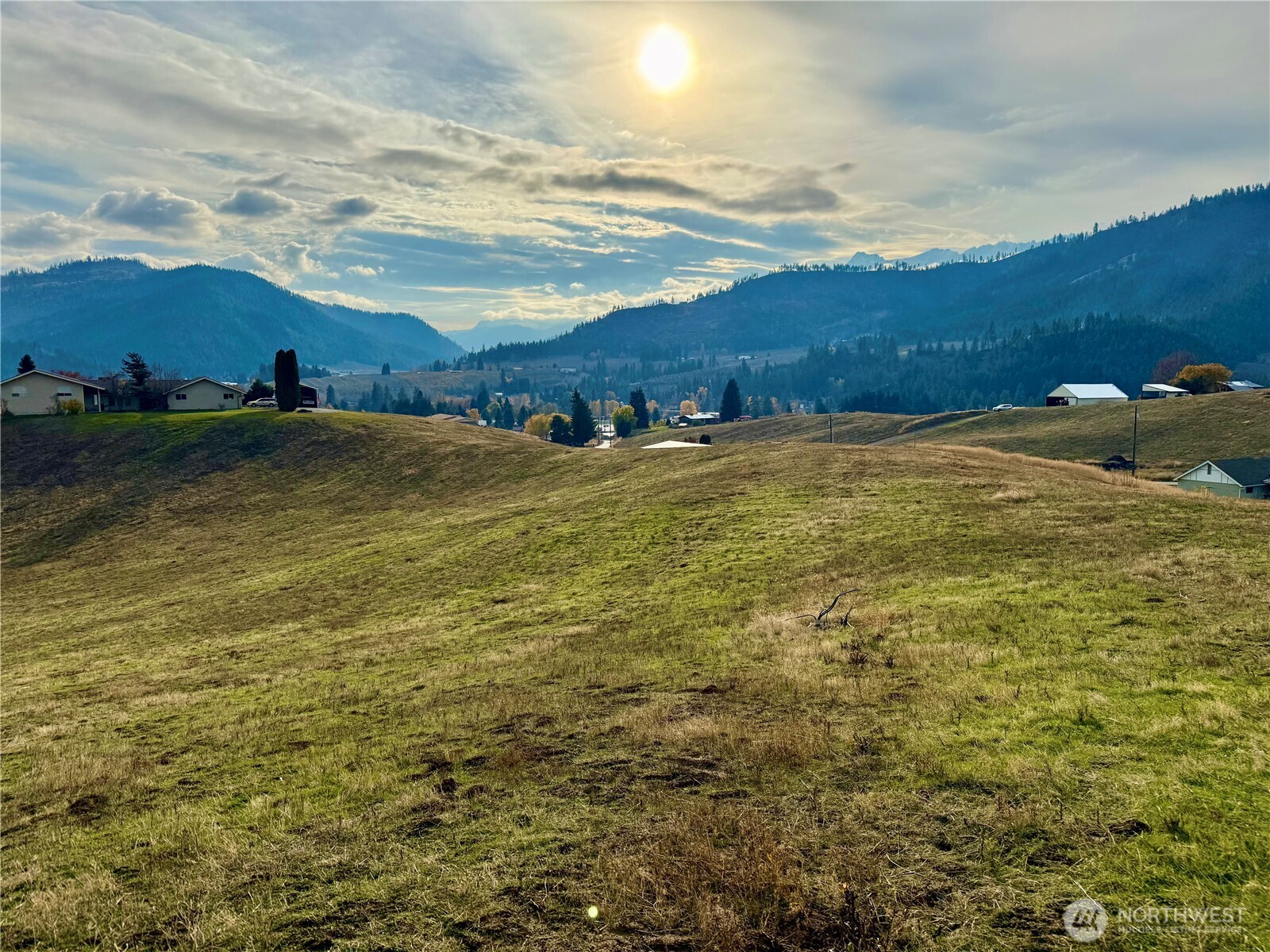 8480 Larson Road Peshastin, WA 98847 - Photo 8 of 10 a view of an ocean beach and mountain