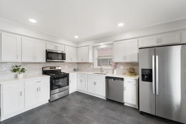 $290,000 | 821 Saxony Drive, Racine, WI 53402