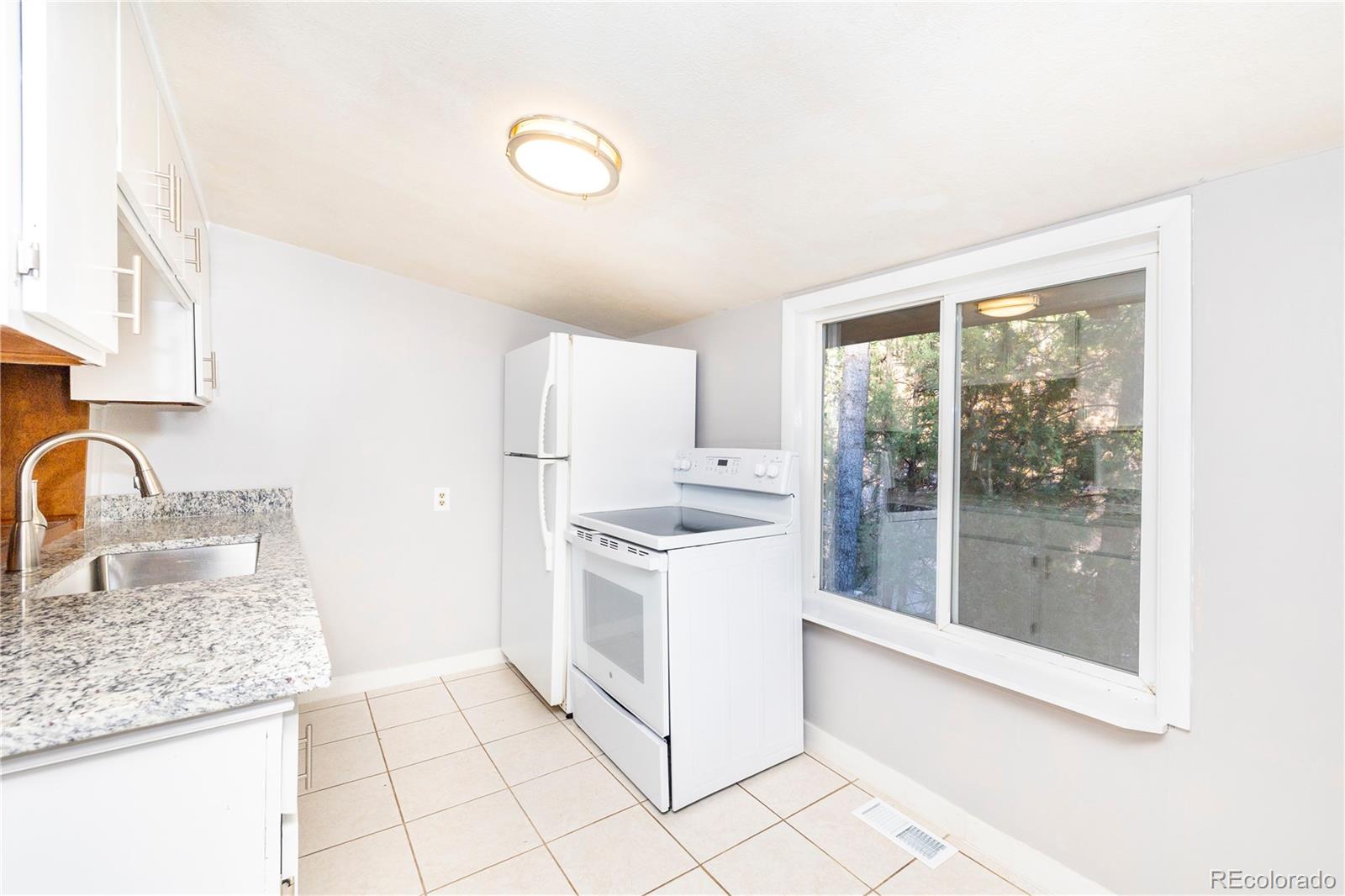 9079 South Murphy Gulch Road Littleton, CO 80127 - Photo 10 of 34