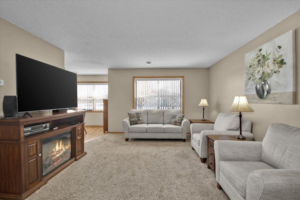 6386 64th Way Northeast Albertville, MN 55301 - Photo 4 of 21