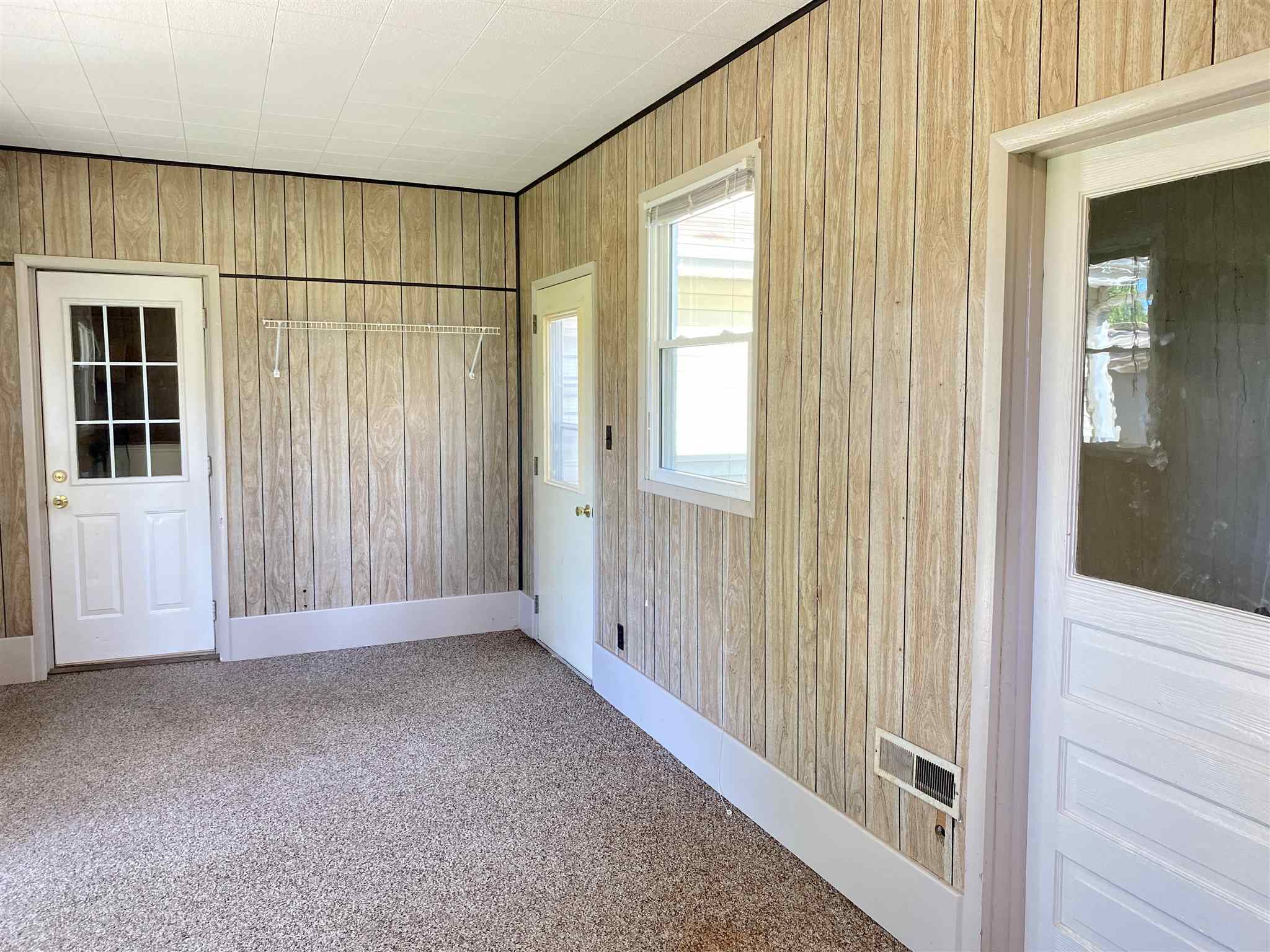 627 West 6th Street Rochester, IN 46975 - Photo 14 of 25 Gallery Image 14