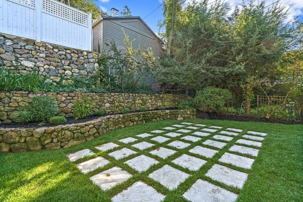 8 Glengarry Road Winchester, MA 01890 - Photo 38 of 42