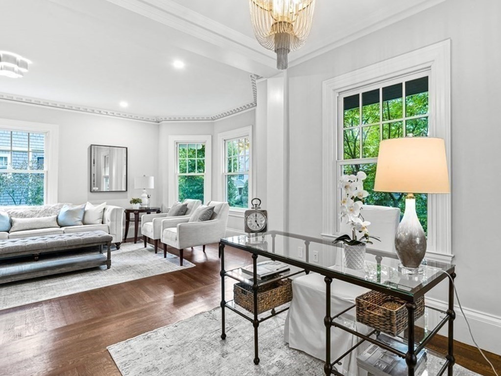 8 Glengarry Road Winchester, MA 01890 - Photo 8 of 42