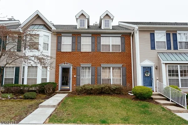 $550,000 | 12 Diaz Court, Unit 12, Franklin Park, NJ 08823