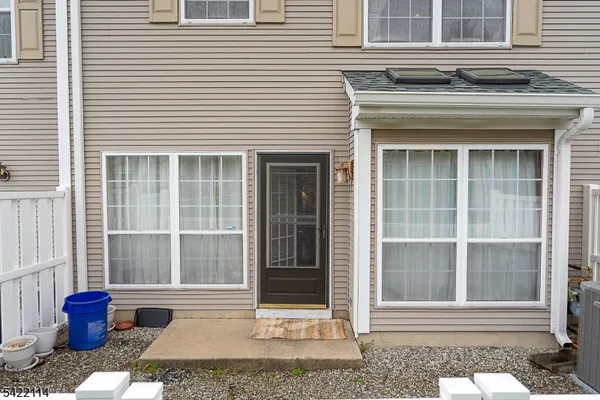 $550,000 | 12 Diaz Court, Unit 12, Franklin Park, NJ 08823