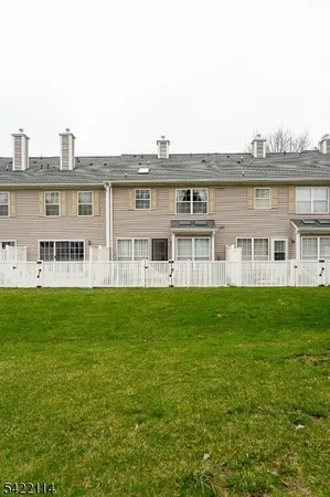 $550,000 | 12 Diaz Court, Unit 12, Franklin Park, NJ 08823