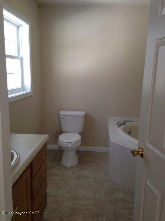 4251 High Road Cresco, PA 18326 - Photo 12 of 14 Master Bath