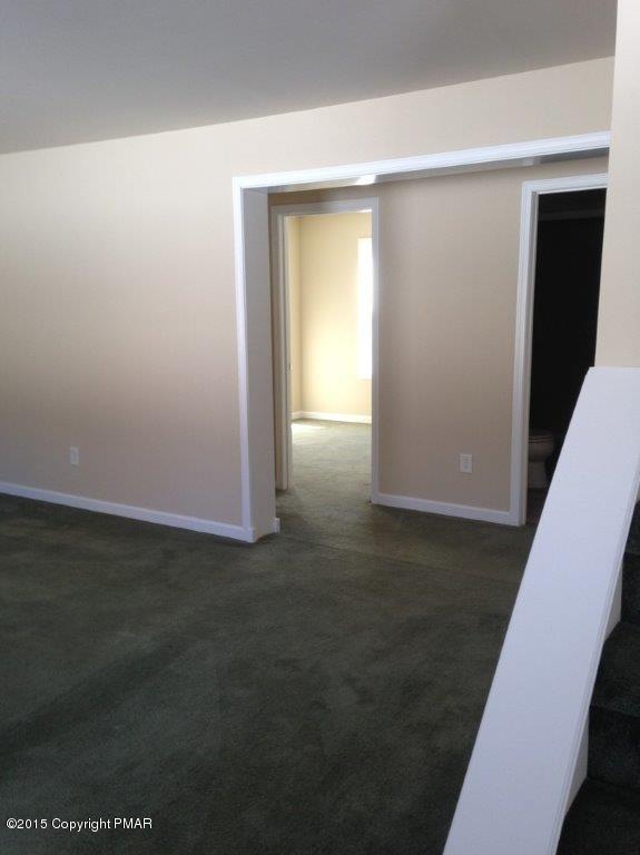 4251 High Road Cresco, PA 18326 - Photo 3 of 14 Living room (2)