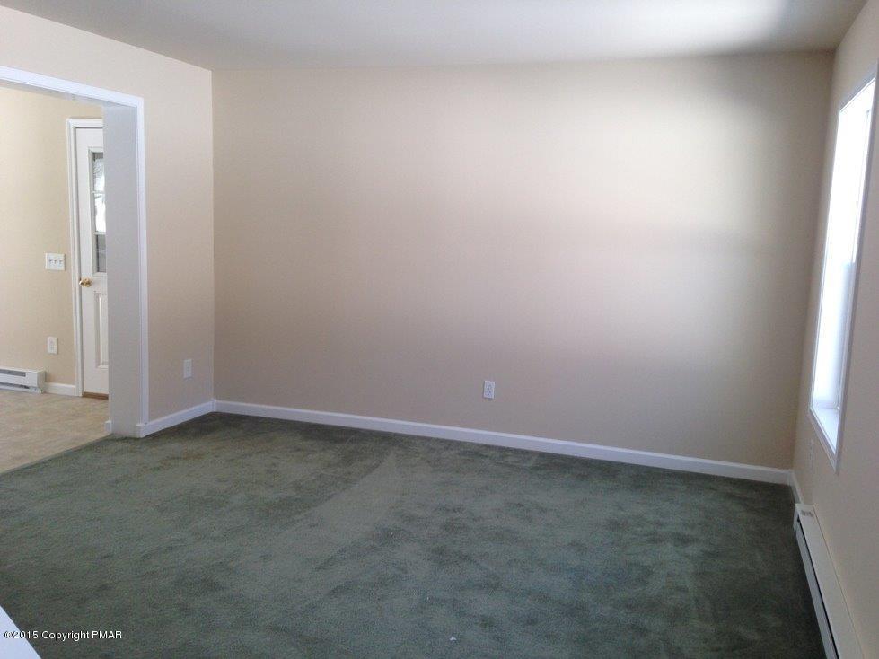 4251 High Road Cresco, PA 18326 - Photo 5 of 14 Dining room