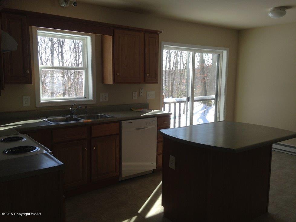 4251 High Road Cresco, PA 18326 - Photo 7 of 14 Kitchen (2)