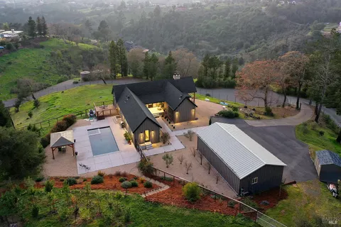 $2,075,000 | 1750 Crystal Springs Court, Santa Rosa, CA 95404