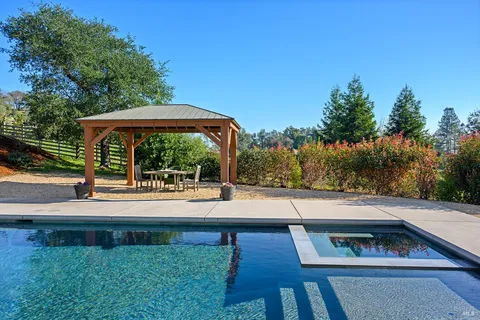 $2,075,000 | 1750 Crystal Springs Court, Santa Rosa, CA 95404