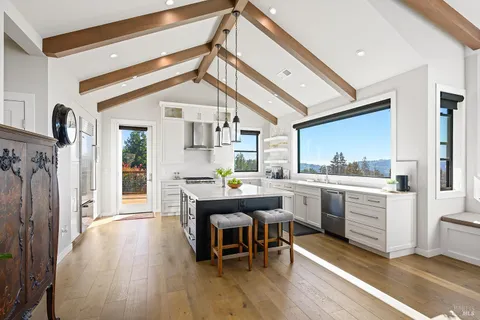 $2,075,000 | 1750 Crystal Springs Court, Santa Rosa, CA 95404