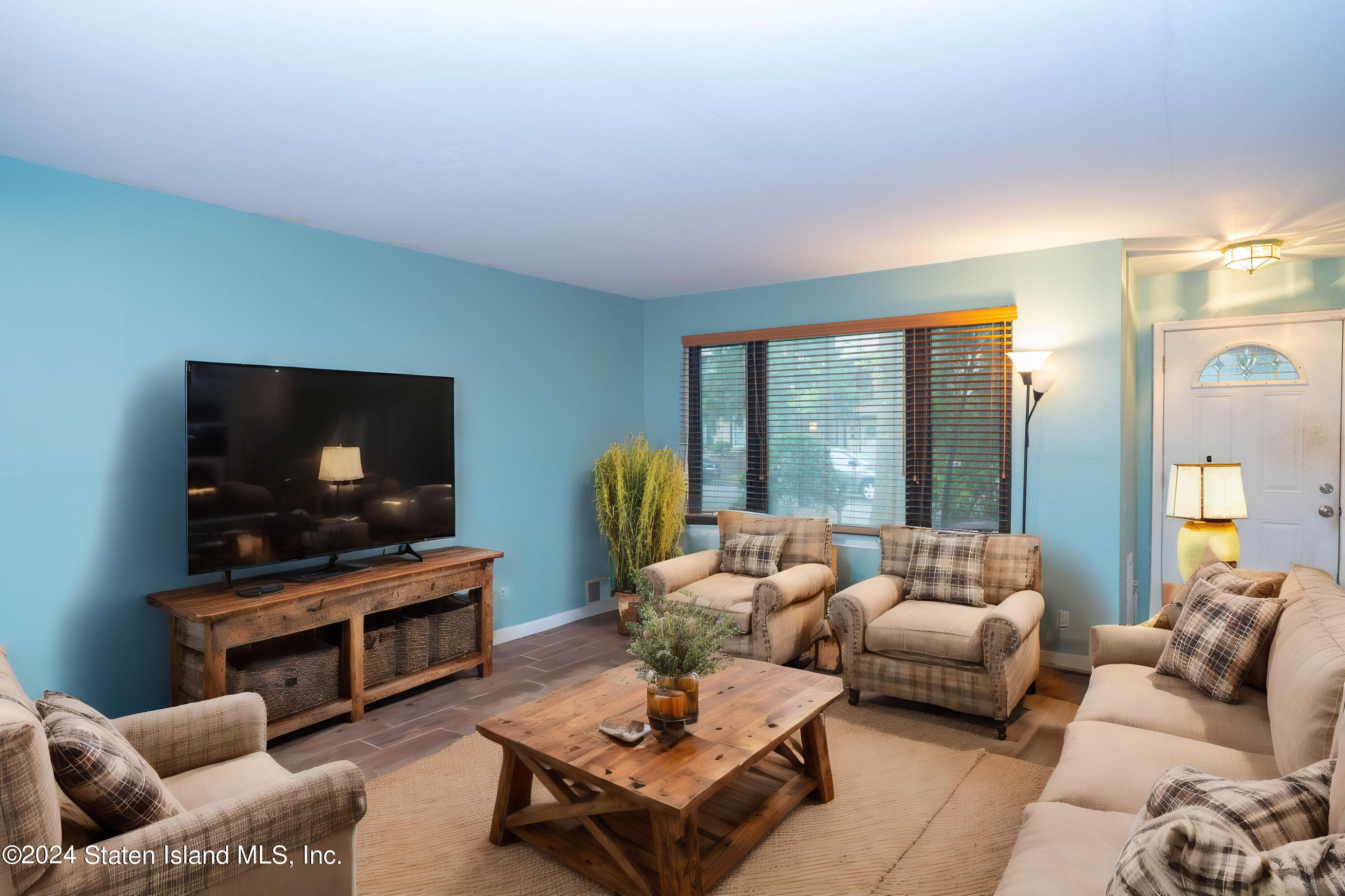 70 Rumson Road Staten Island, NY 10314 - Photo 8 of 32 Virtual Staging AI - rumson-full-edit-27