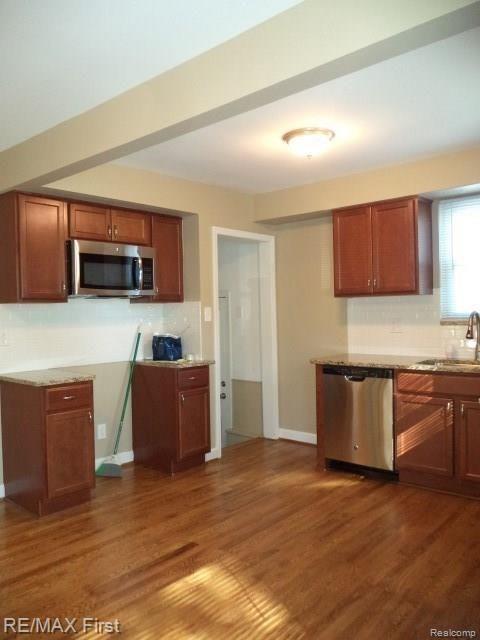8193 Harding Center Line, MI 48015 - Photo 6 of 36