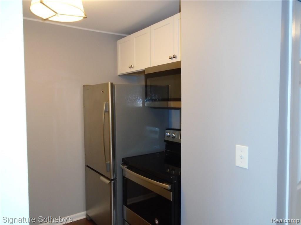 4913 Crooks Road, Unit 3 Royal Oak, MI 48073 - Photo 7 of 21 5.JPG
