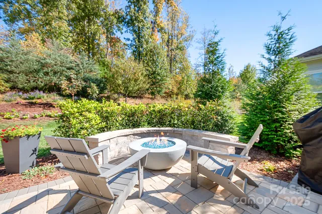 $577,500 | 115 Chimney Rock Court, Denver, NC 28037