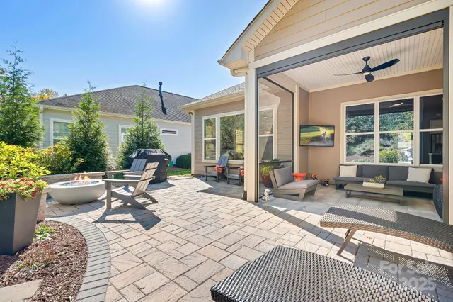 $577,500 | 115 Chimney Rock Court, Denver, NC 28037