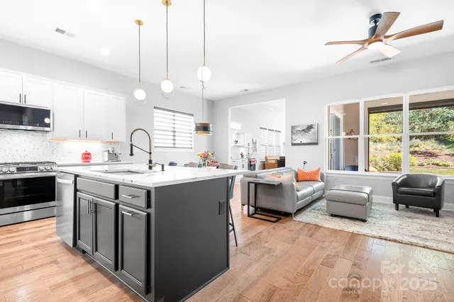 $577,500 | 115 Chimney Rock Court, Denver, NC 28037