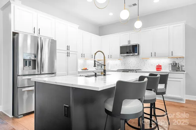 $577,500 | 115 Chimney Rock Court, Denver, NC 28037