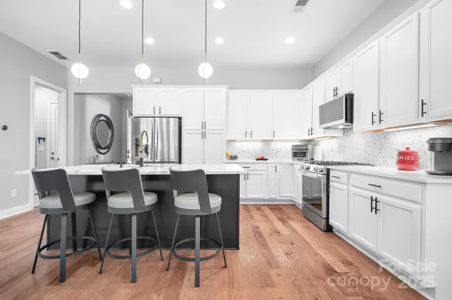 $577,500 | 115 Chimney Rock Court, Denver, NC 28037