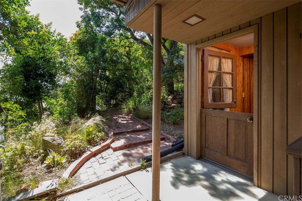 1844 Upper Rim Rock Road Laguna Beach, CA 92651 - Photo 36 of 38 a view of an entryway