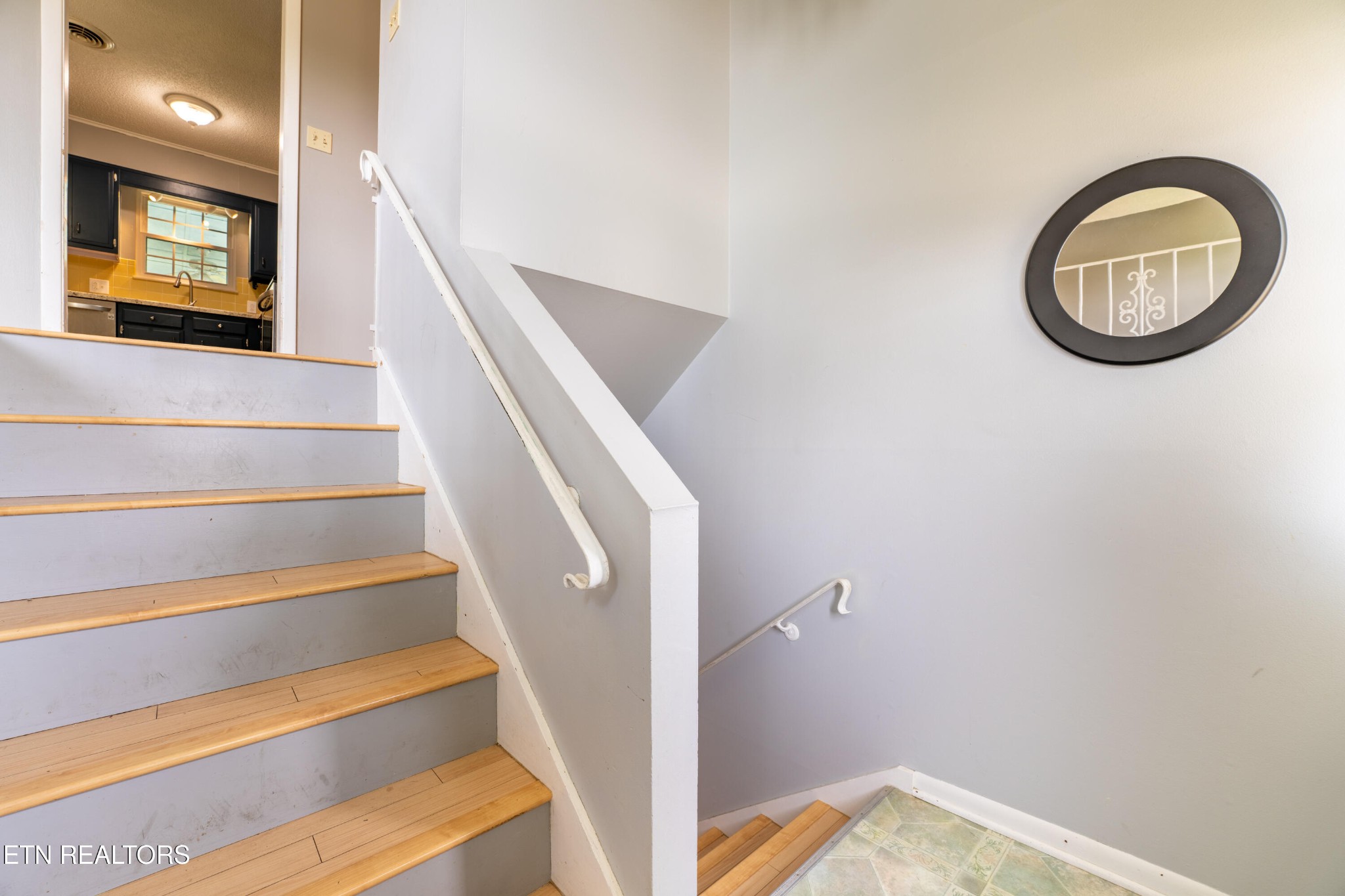 7725 Cranley Road Powell, TN 37849 - Photo 4 of 43 a view of a room that has a fountain in it