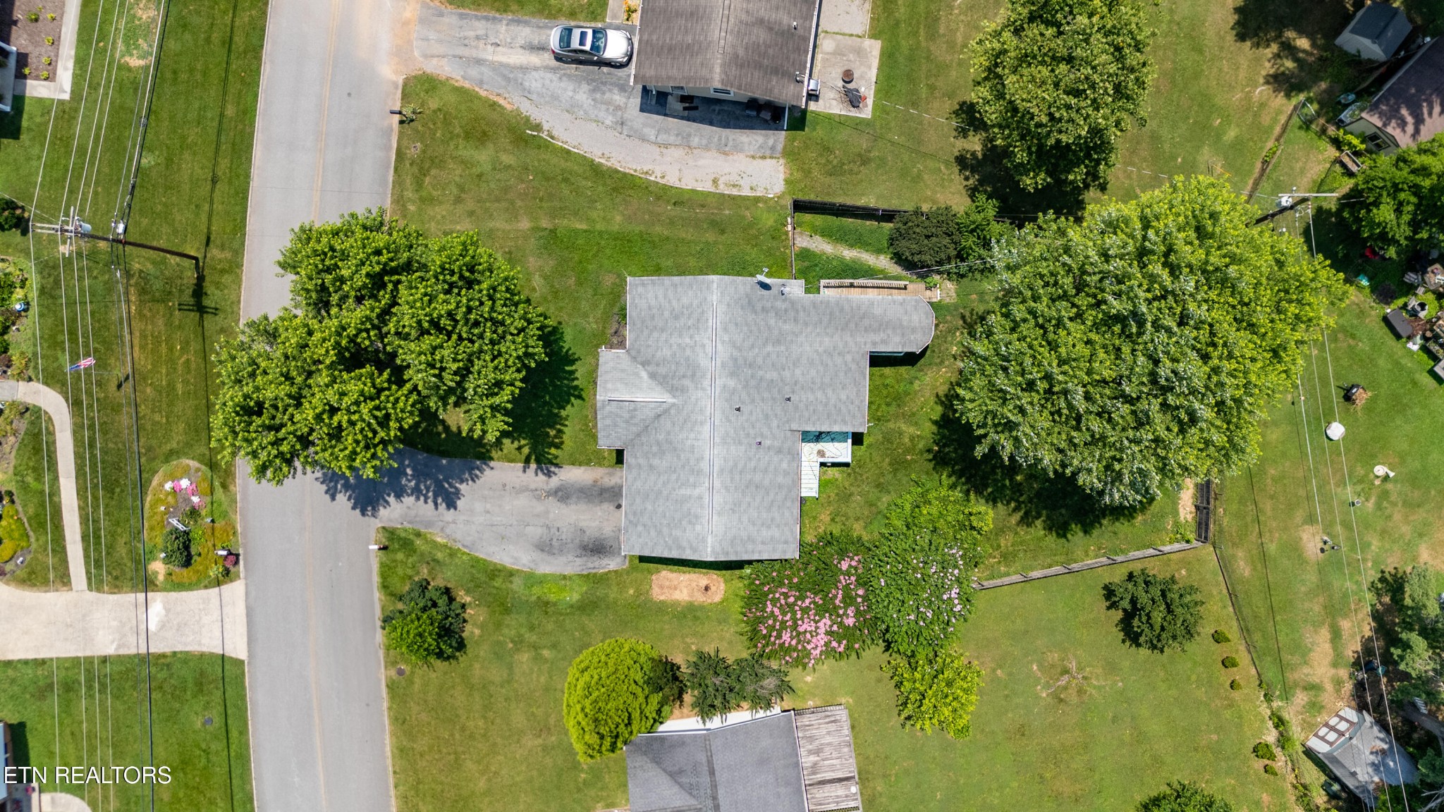 7725 Cranley Road Powell, TN 37849 - Photo 43 of 43 an aerial view of a residential houses with yard
