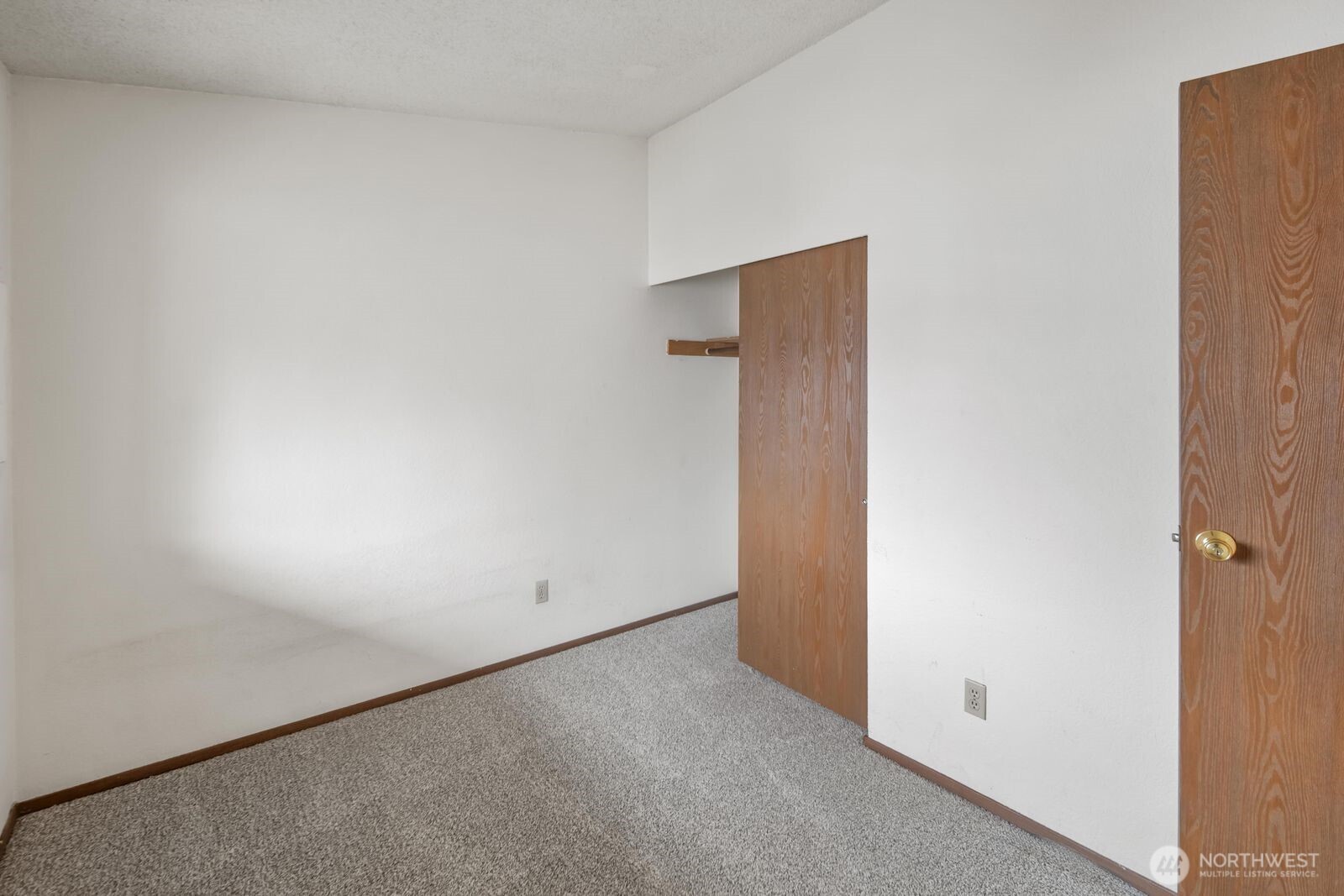 323 Southwest 112th Street, Unit 102 Seattle, WA 98146 - Photo 20 of 32