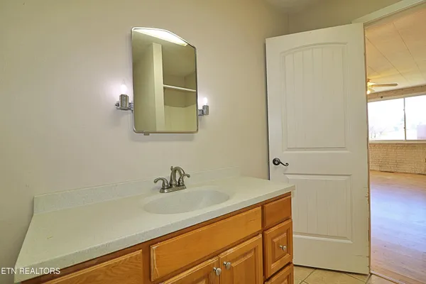 $300,000 | 108 West 1st Avenue, Oneida, TN 37841