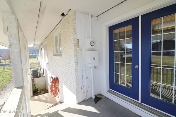 $300,000 | 108 West 1st Avenue, Oneida, TN 37841