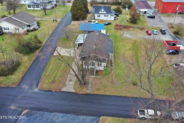 $300,000 | 108 West 1st Avenue, Oneida, TN 37841