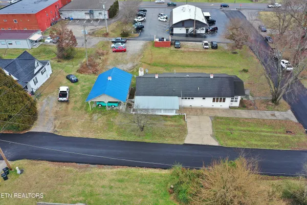 $300,000 | 108 West 1st Avenue, Oneida, TN 37841