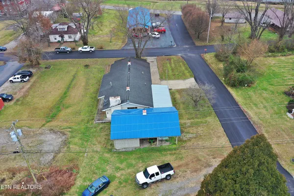 $300,000 | 108 West 1st Avenue, Oneida, TN 37841
