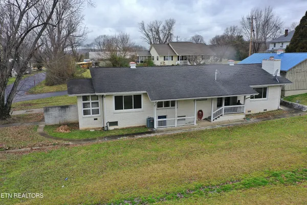 $300,000 | 108 West 1st Avenue, Oneida, TN 37841