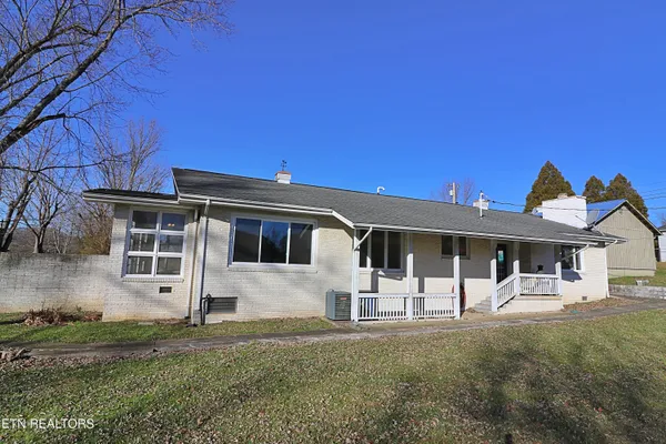 $300,000 | 108 West 1st Avenue, Oneida, TN 37841