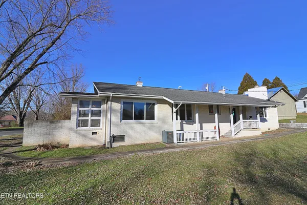 $300,000 | 108 West 1st Avenue, Oneida, TN 37841