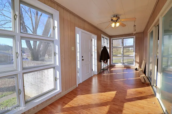$300,000 | 108 West 1st Avenue, Oneida, TN 37841