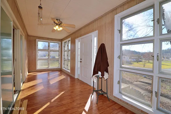 $300,000 | 108 West 1st Avenue, Oneida, TN 37841