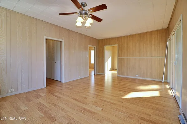 $300,000 | 108 West 1st Avenue, Oneida, TN 37841