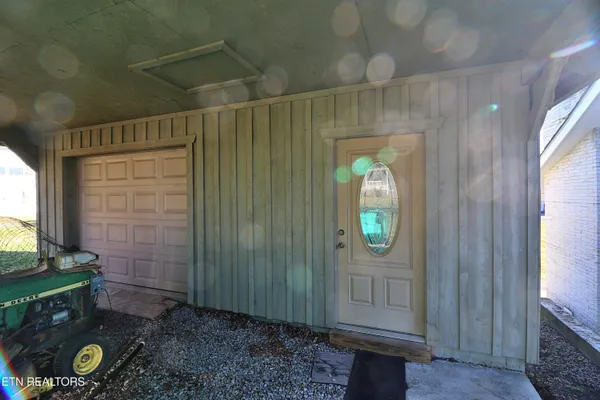 $300,000 | 108 West 1st Avenue, Oneida, TN 37841