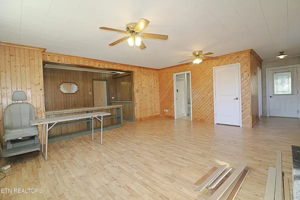 $300,000 | 108 West 1st Avenue, Oneida, TN 37841