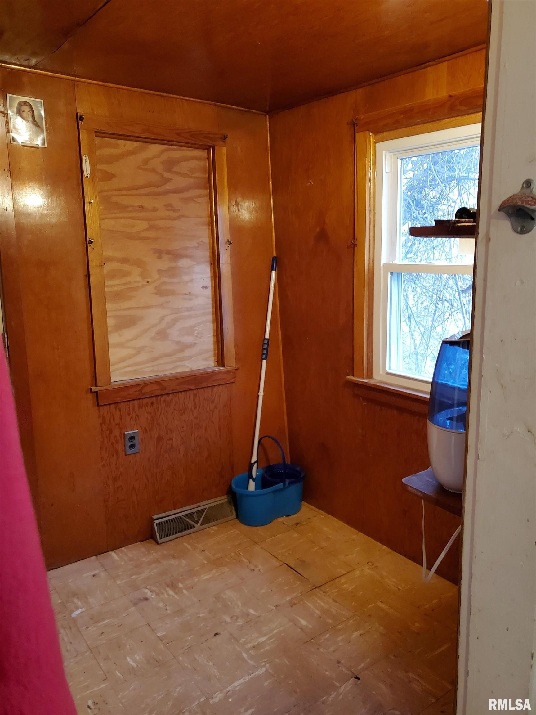 1011 North 15th Street Springfield, IL 62702 - Photo 17 of 17