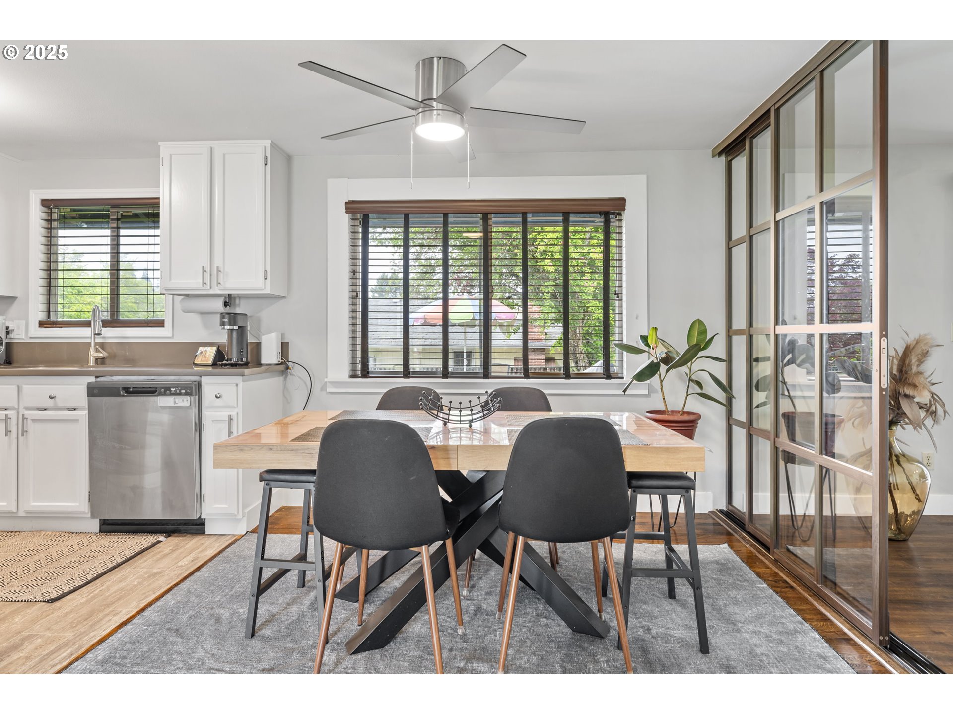 1245 Southeast 211th Avenue Gresham, OR 97030 - Photo 14 of 36 a dining room with furniture and window